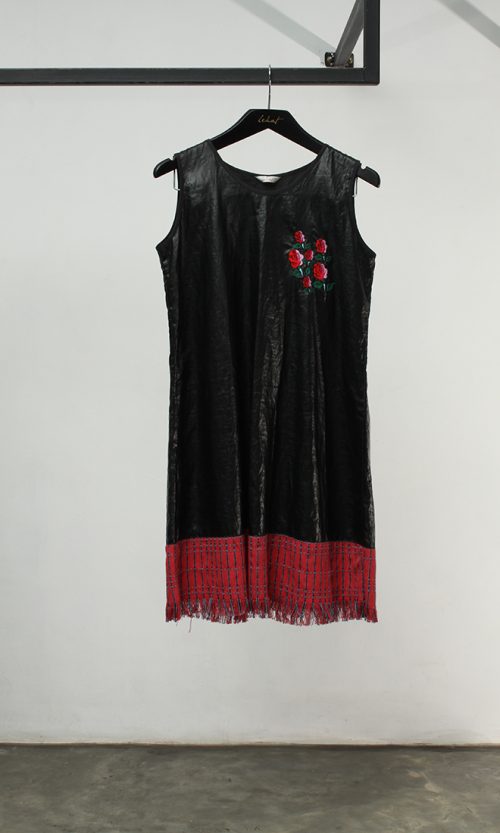 Black Sleeveless Shift Dress