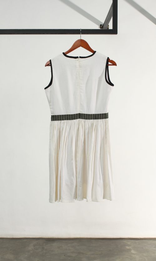 222c lekat dua dress