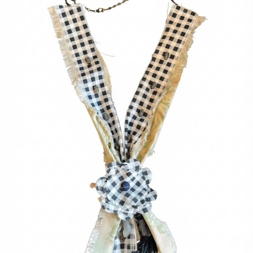 LEKAT Lace Floral Plaid Necklace