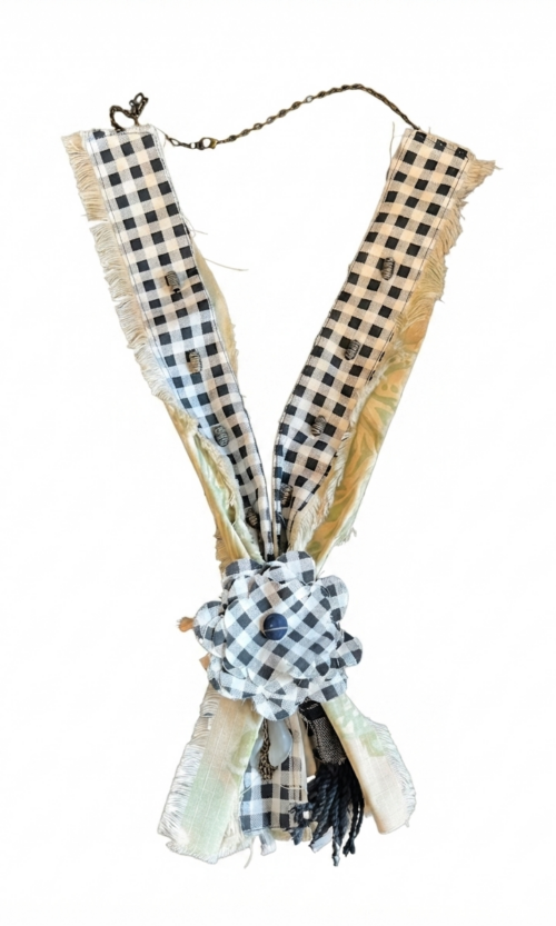 LEKAT Lace Floral Plaid Necklace