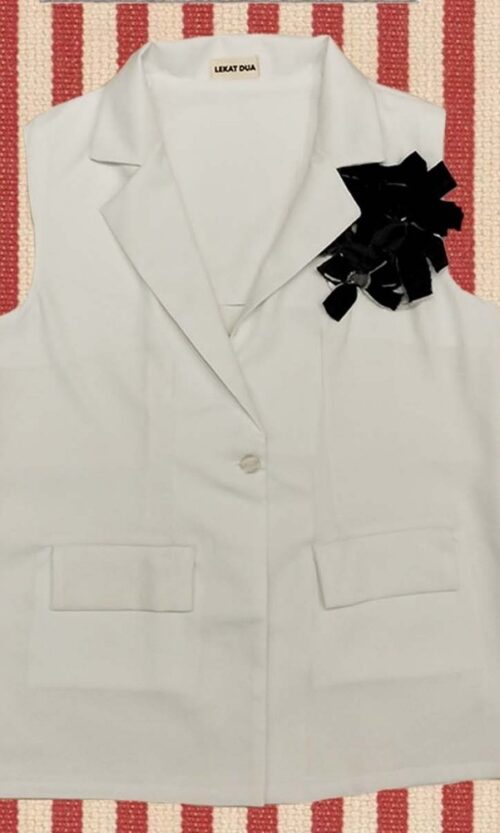 LEKAT DUA White Linen Vest